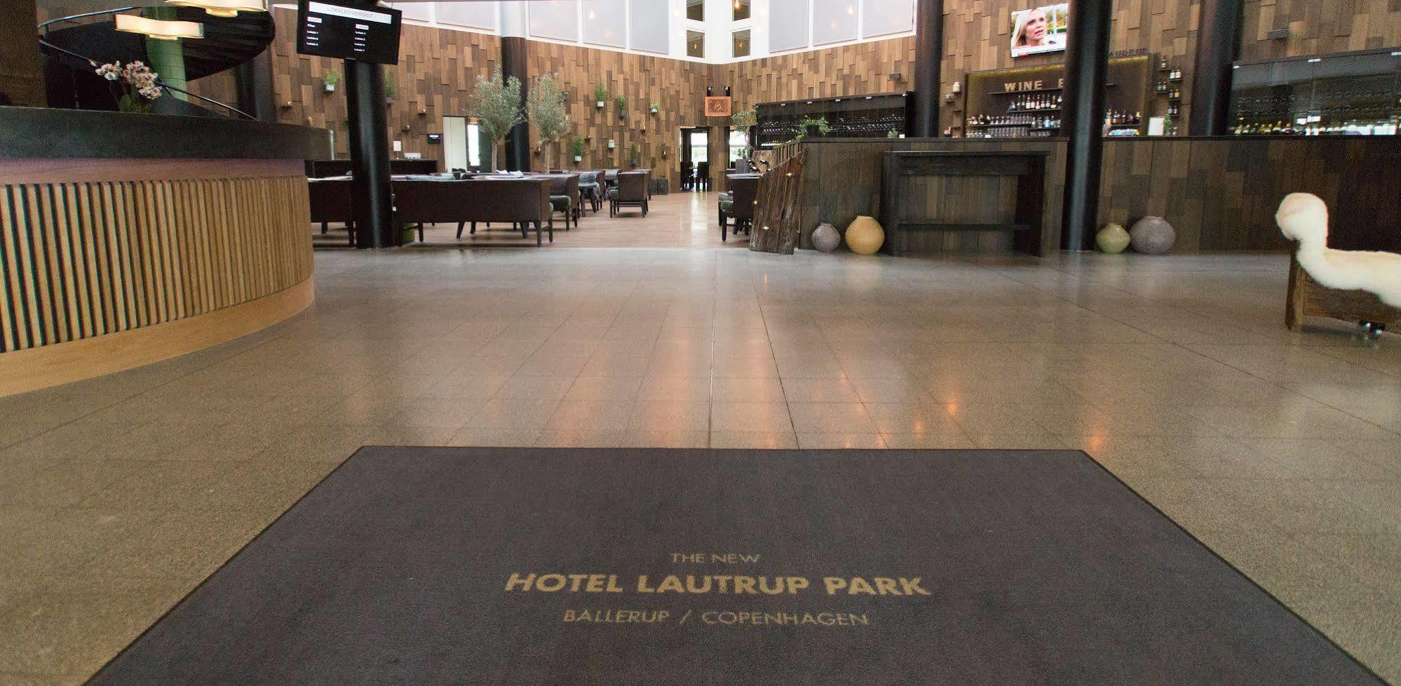 Hotel Lautrup Park บาลเลอรุพ ภายนอก รูปภาพ